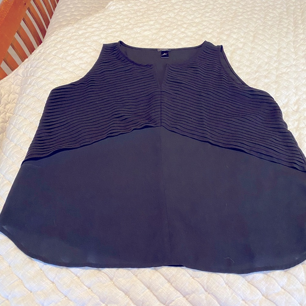 Ann Taylor pleated detail tank shell xl